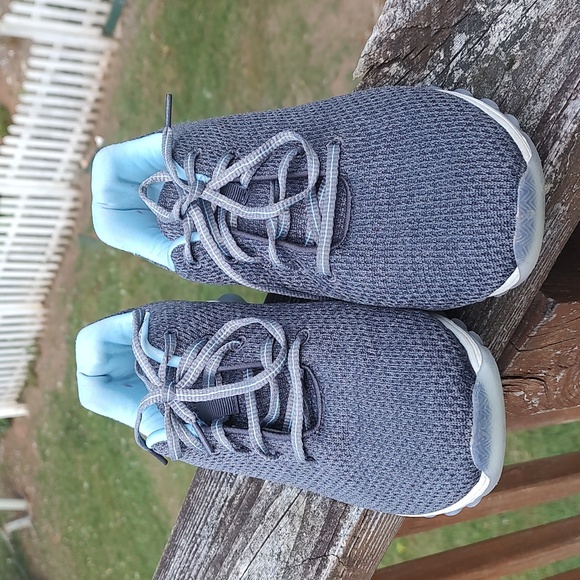 Avia Running Shoes - Picture 5 of 10